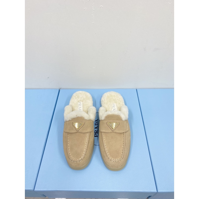 Pra*a slippers